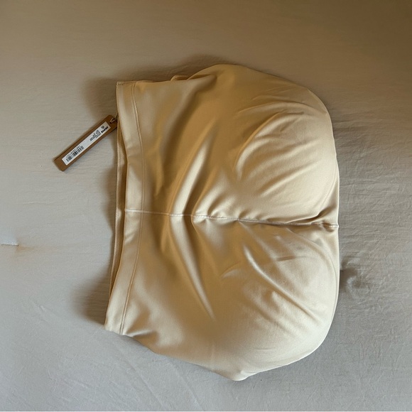 Skims BUTT Enhancing padded brief - Picture 6 of 6